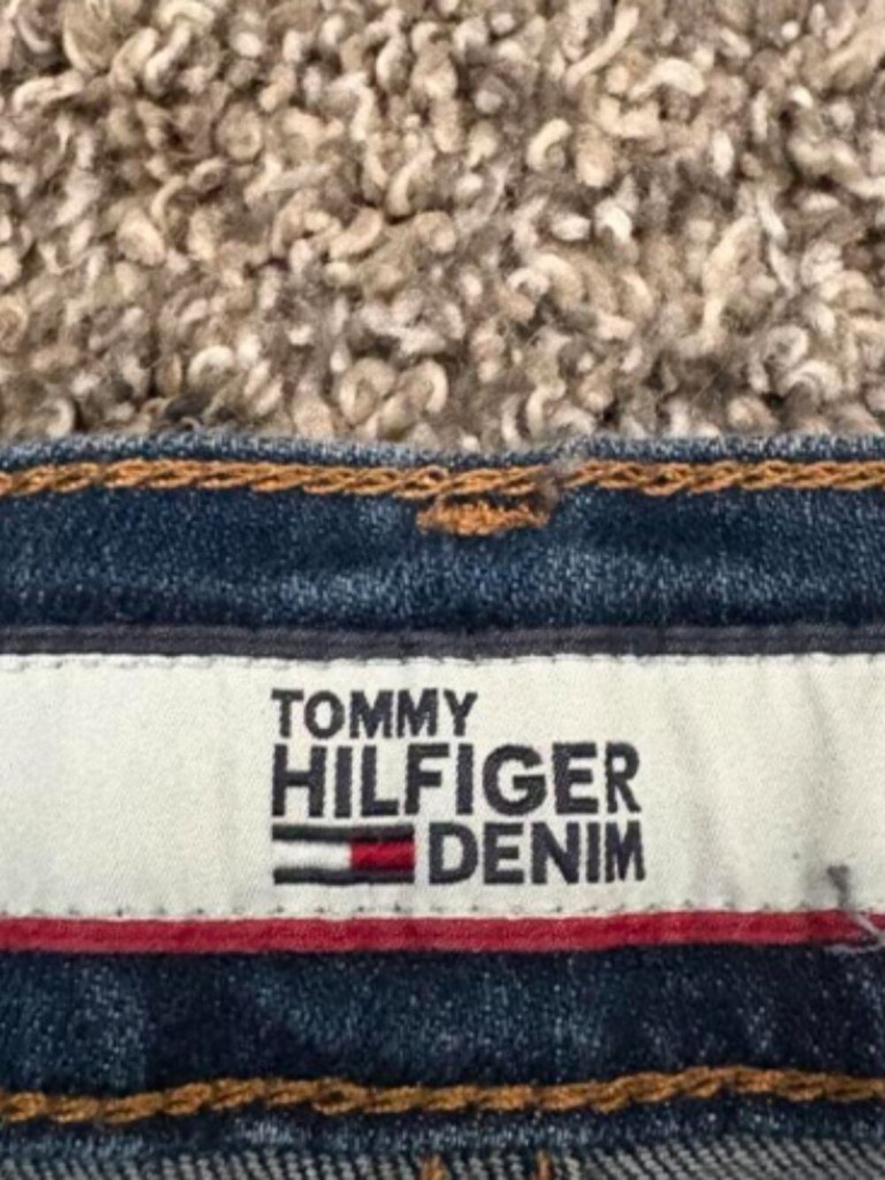 Tommy Hilfiger Denim Blue Jeans Distressed Raw Hem / Cut Off Ankle